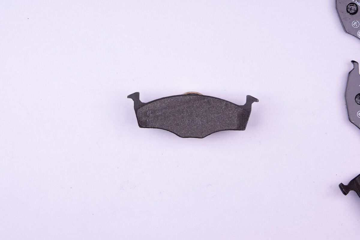Bremsbelagsatz Bremsscheibe vorne HELLA für AUDI A2 (8Z0)