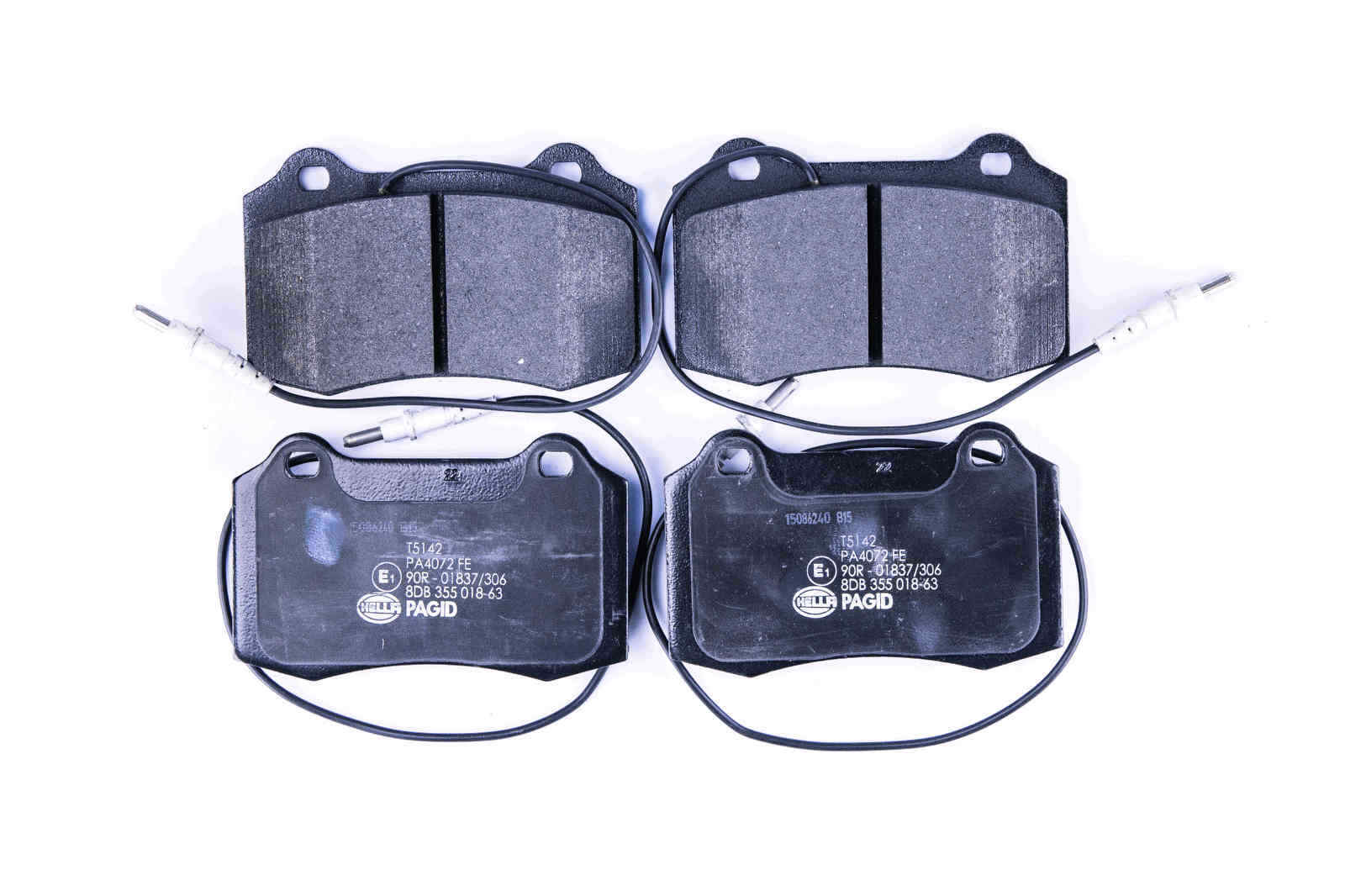 Bremsbelagsatz Bremsscheibe vorne HELLA für PEUGEOT 406 Coupe (8C)