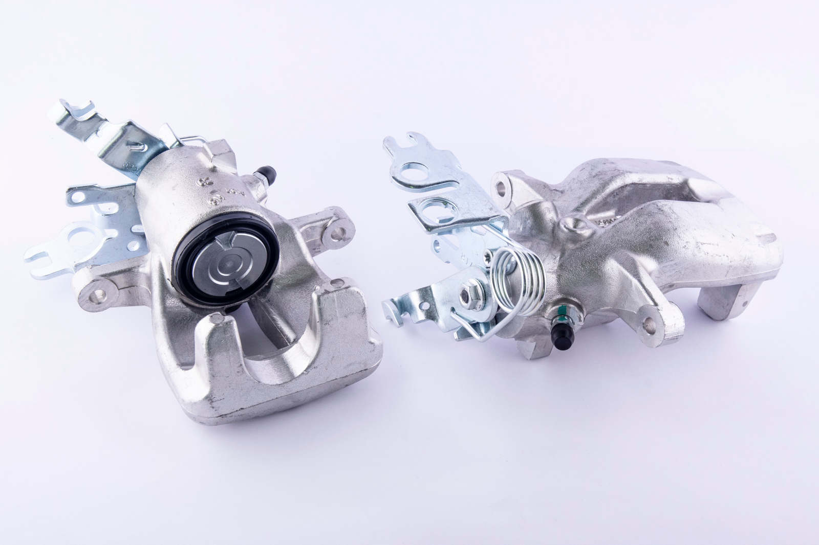 Bremssattel rechts hinten HELLA für VW CADDY III Box Body/MPV